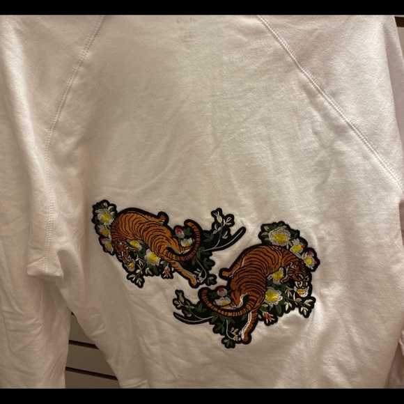 White oversized sweatshirt - Picture 2 of 2